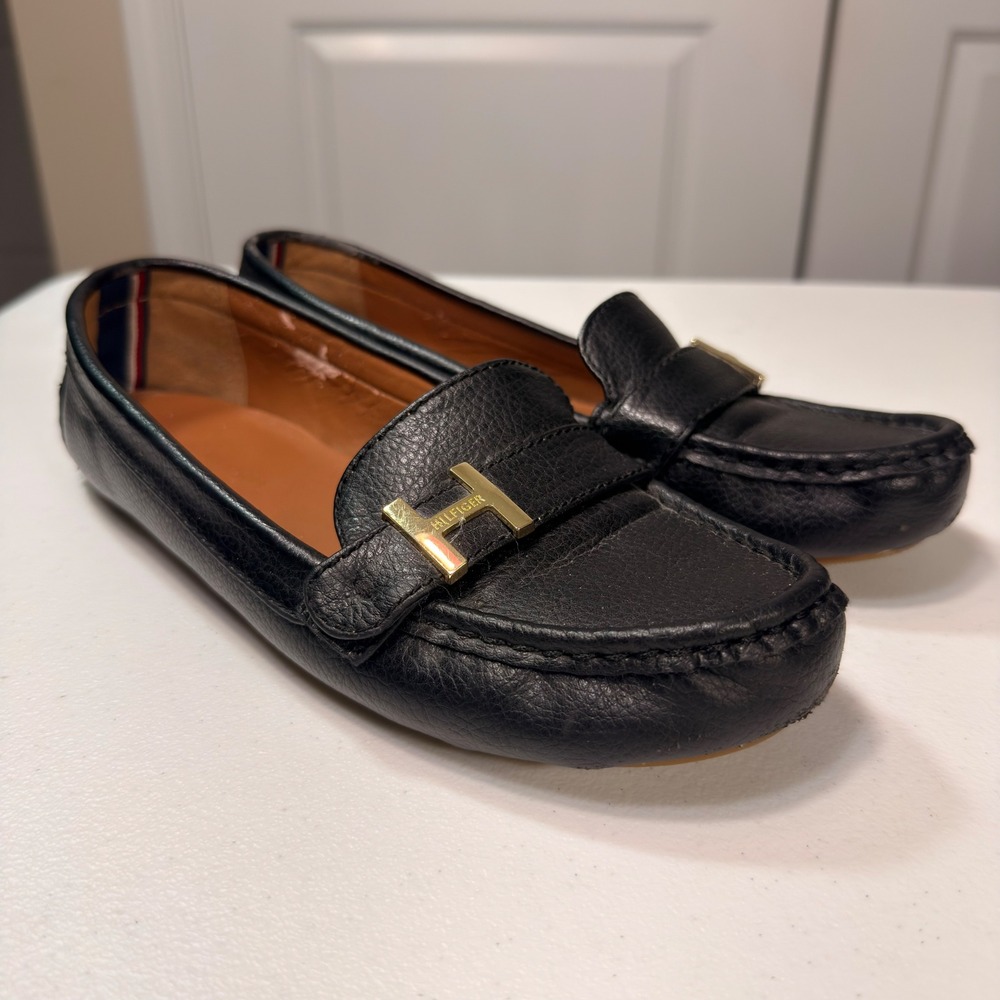 Tommy Hilfiger Zain Black Pebbled Loafers Gold H Logo Driving Mocs Size 7.5 M